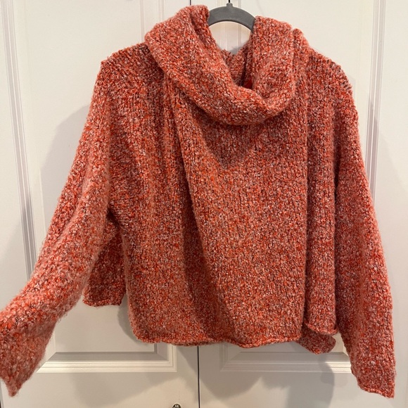Free people chunky neck sweater; size L; only worn twice! - Picture 6 of 6
